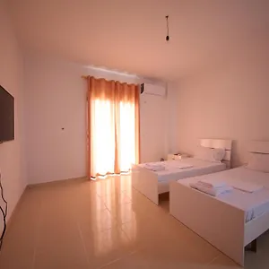 Hotel Andrea Bashuri, Divjake